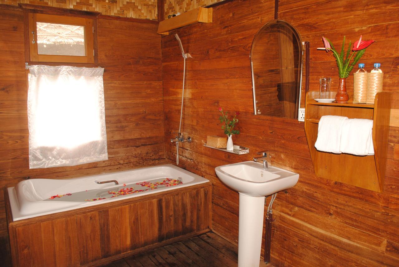 Golden Island Cottages Thale U Hotel Ywama Екстер'єр фото