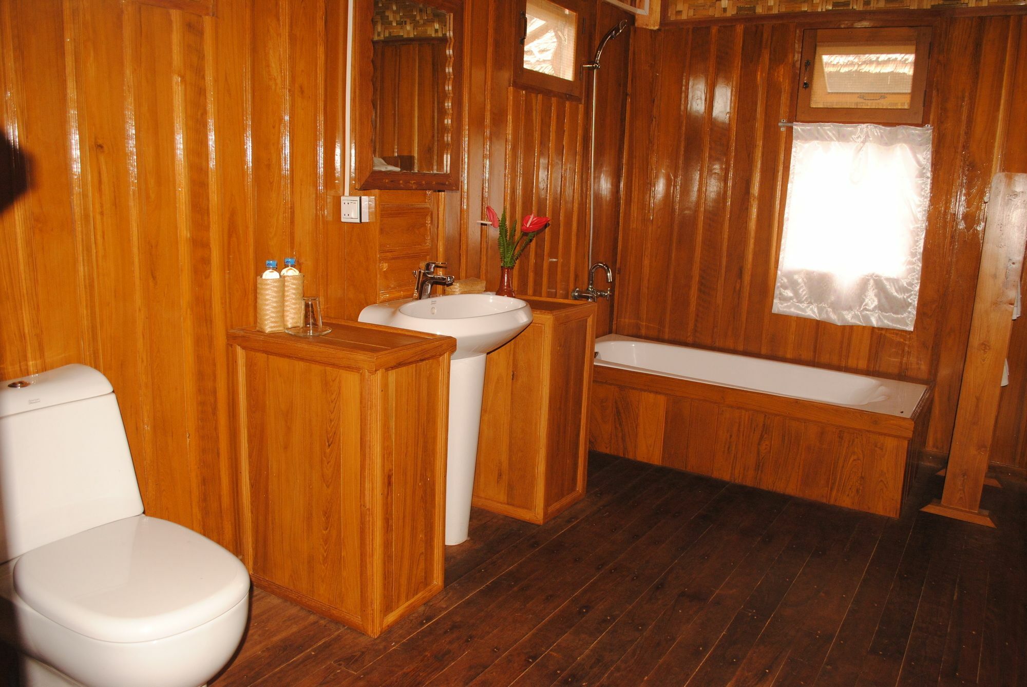 Golden Island Cottages Thale U Hotel Ywama Екстер'єр фото