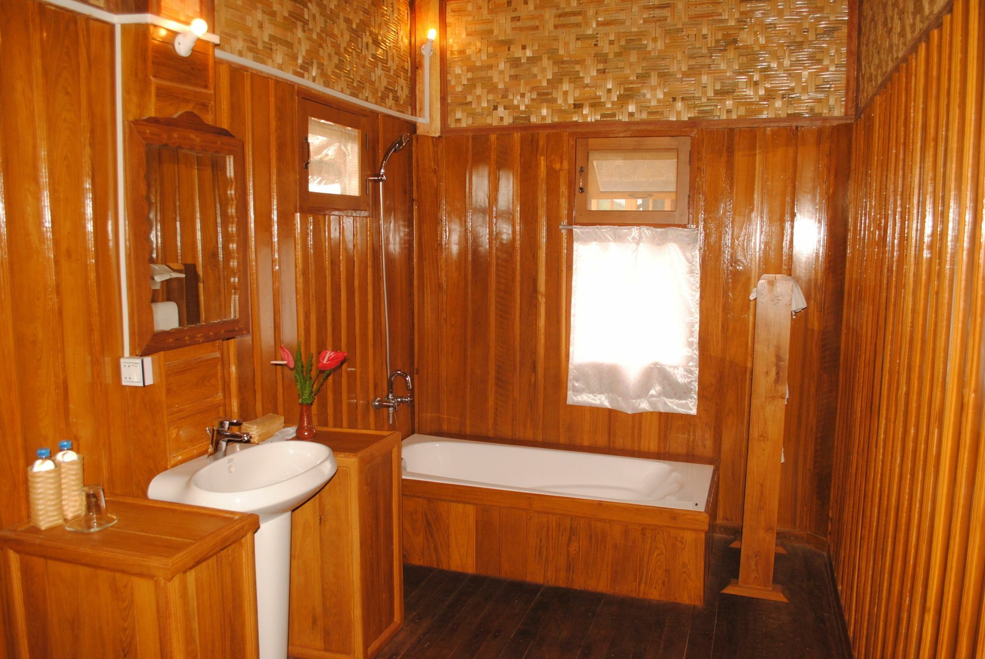 Golden Island Cottages Thale U Hotel Ywama Екстер'єр фото
