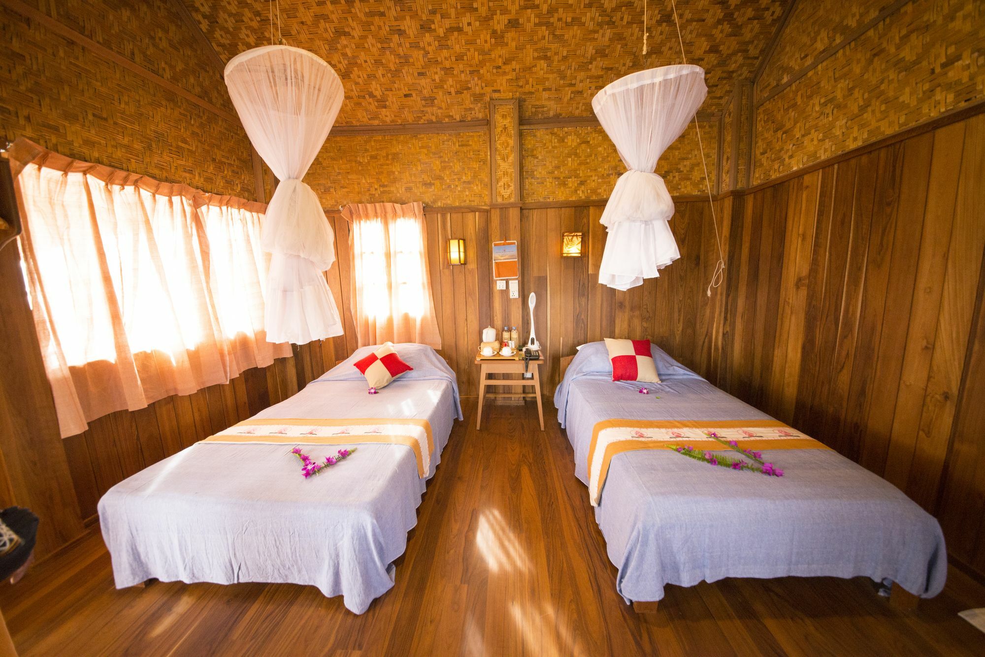 Golden Island Cottages Thale U Hotel Ywama Екстер'єр фото