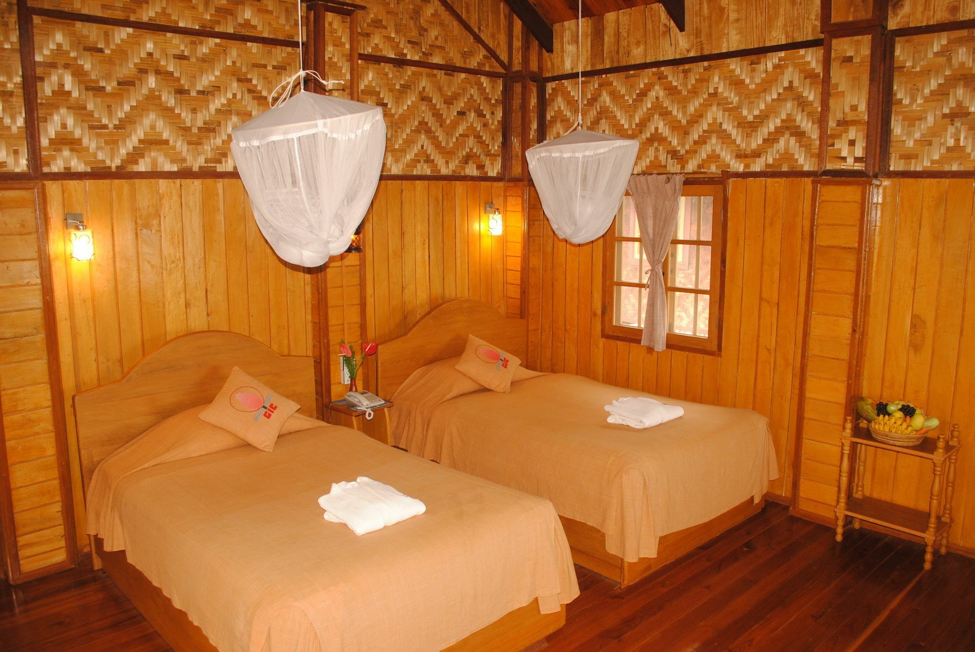 Golden Island Cottages Thale U Hotel Ywama Екстер'єр фото